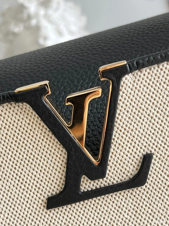 LOUIS CAPUCINES VUITTON MM 0515